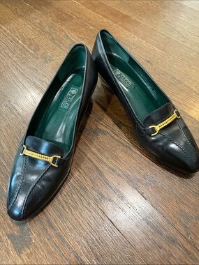 Vintage Gucci Black Leather Loafers with Gold Bit